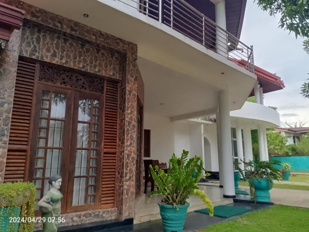White Win Villa Elewela Exterior foto